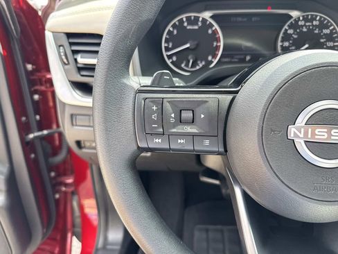 Used 2023 Nissan Rogue SV image 23