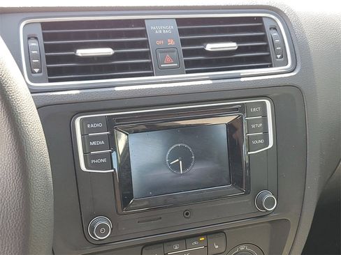 Used 2017 Volkswagen Jetta S w/ Jetta S Cold Weather Package image 27