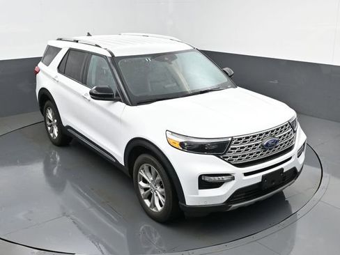 Used 2023 Ford Explorer Limited w/ Equipment Group 301A AWD/4WD image 23