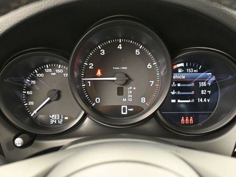 Certified 2025 Porsche Macan image 18