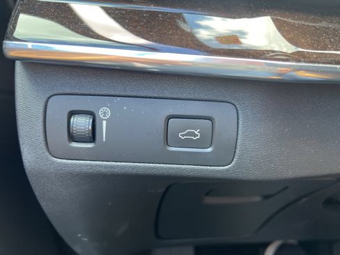 Used 2019 Volvo XC90 T6 Momentum AWD/4WD image 12