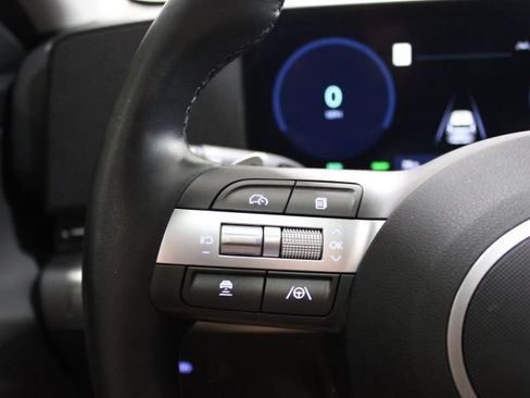 Used 2024 Hyundai Kona Limited FWD image 37