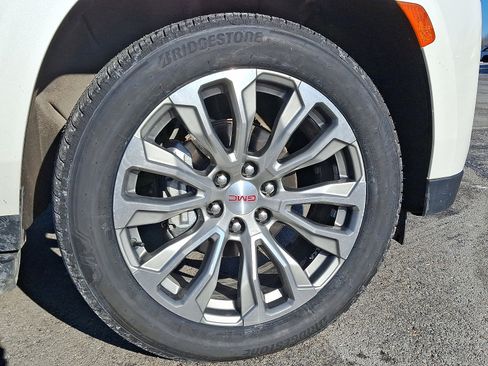 Certified 2021 GMC Yukon Denali w/ LPO, Illumination Package image 8