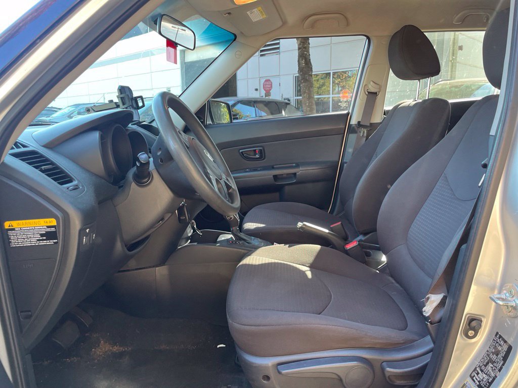 Used 2013 Kia Soul FWD image 17