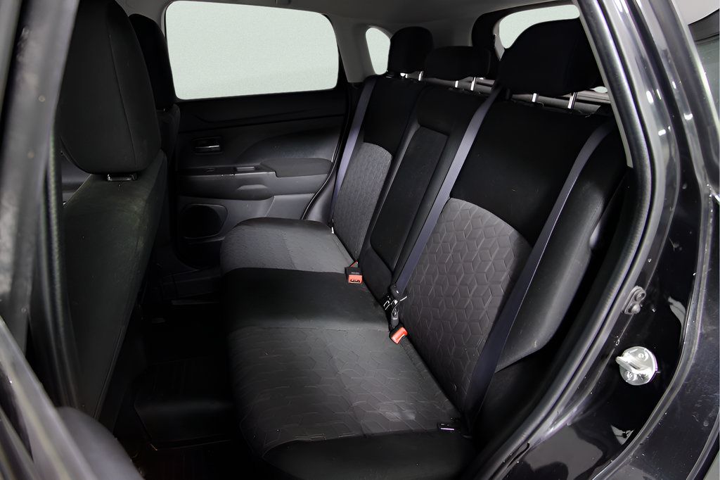 Used 2022 Mitsubishi Outlander Sport ES FWD image 16