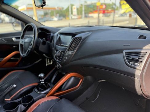Used 2016 Hyundai Veloster Turbo FWD image 23