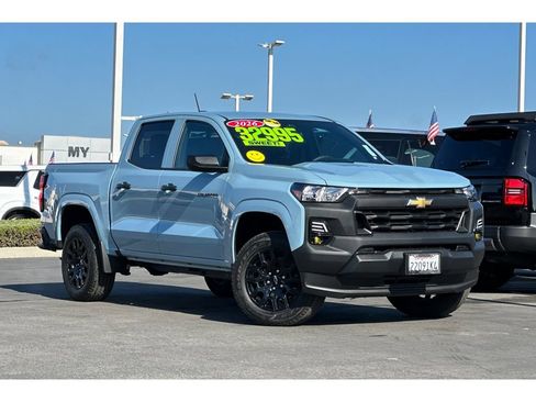 Used 2026 Chevrolet Colorado W/T w/ WT Custom Package RWD image 2