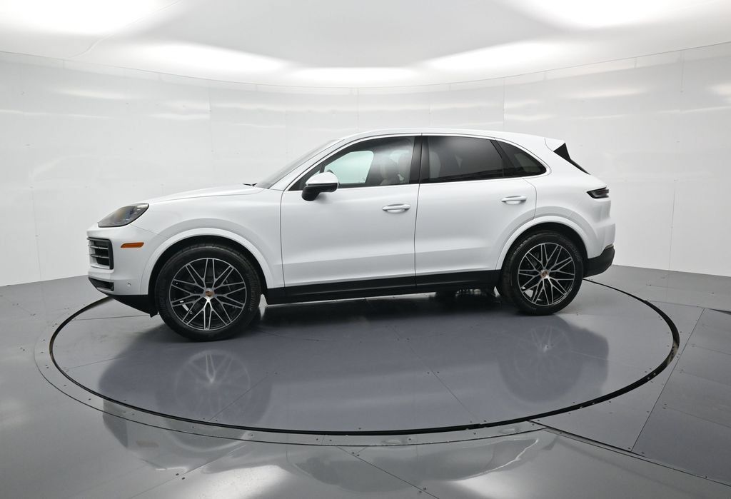 Certified 2026 Porsche Cayenne AWD/4WD image 2