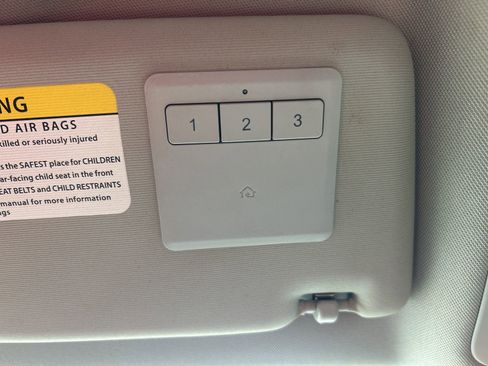 Used 2015 Volkswagen Passat 1.8T SEL Premium image 36