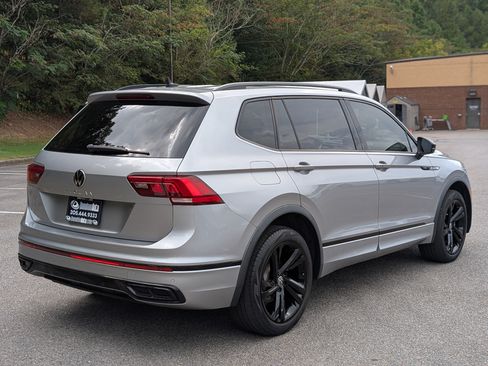 Used 2023 Volkswagen Tiguan SE R-Line FWD image 10