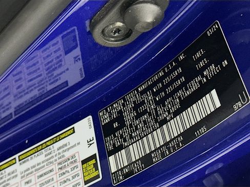 Used 2024 Toyota Corolla Cross XLE image 12