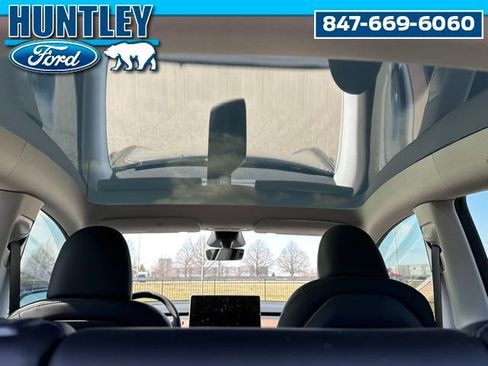 Used 2024 Tesla Model Y Long Range AWD/4WD image 13