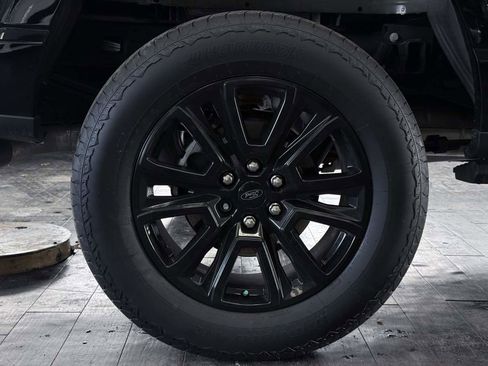 Used 2025 Ford F150 Platinum w/ FX4 Off-Road Package image 39