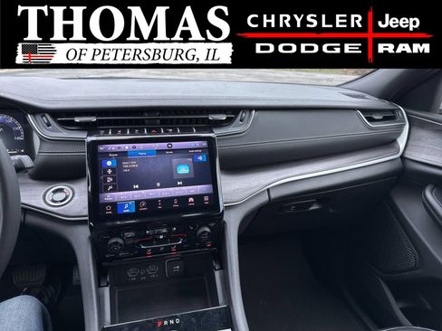 Used 2024 Jeep Grand Cherokee L Limited w/ Luxury Tech Group II AWD/4WD image 15