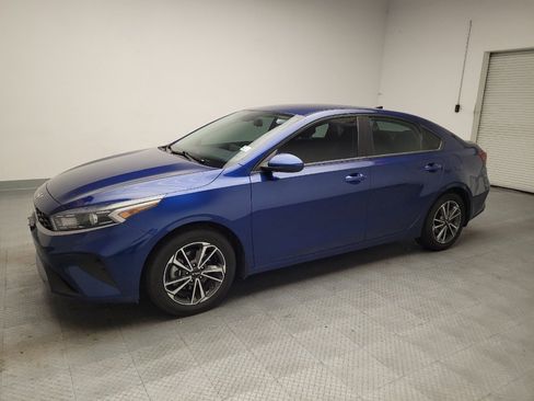 Used 2022 Kia Forte LXS FWD image 2