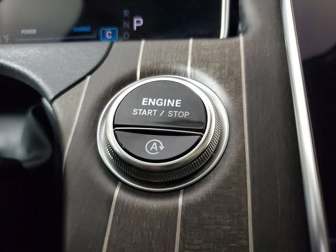 Used 2025 Mercedes-Benz E 350 4MATIC Sedan image 33