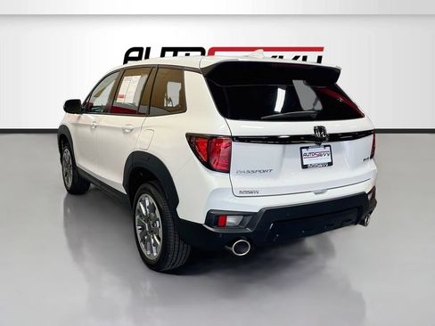 Used 2024 Honda Passport EX-L image 5