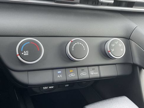 New 2026 Hyundai Elantra SE FWD image 25