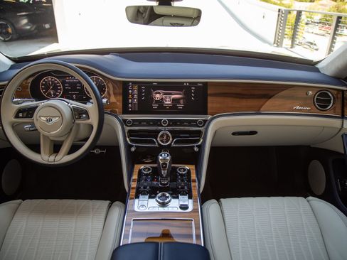 Used 2024 Bentley Flying Spur Azure AWD/4WD image 20