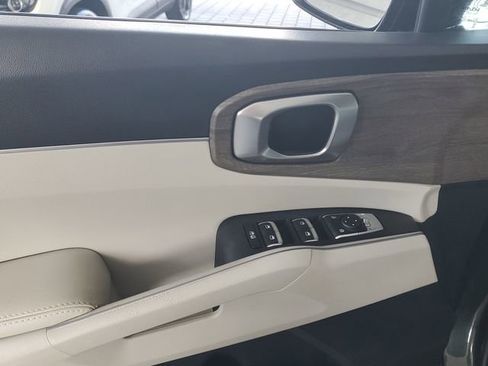 Certified 2023 Kia Sorento S w/ Panoramic Sunroof Package image 16