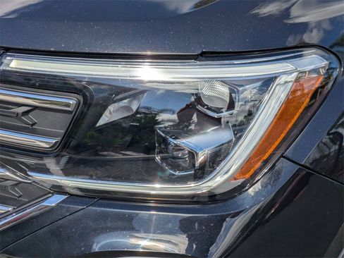 Used 2025 Volkswagen Atlas SE image 11