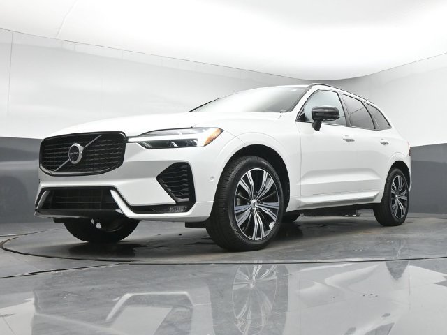 Used 2024 Volvo XC60 B5 Plus w/ Protection Package Premier AWD/4WD image 38