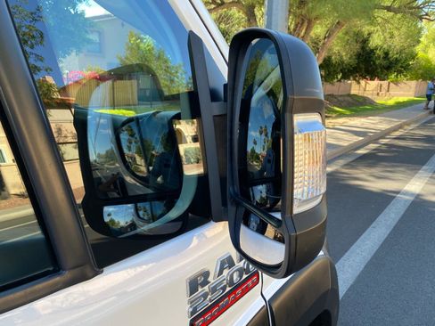 Used 2022 RAM ProMaster 2500 w/ Convenience Group FWD image 18
