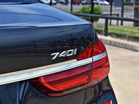 Used 2019 BMW 740i w/ Executive Package RWD image 53
