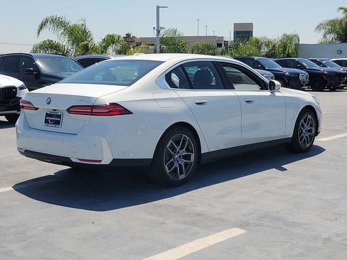 New 2026 BMW 530i w/ Premium Package RWD image 3