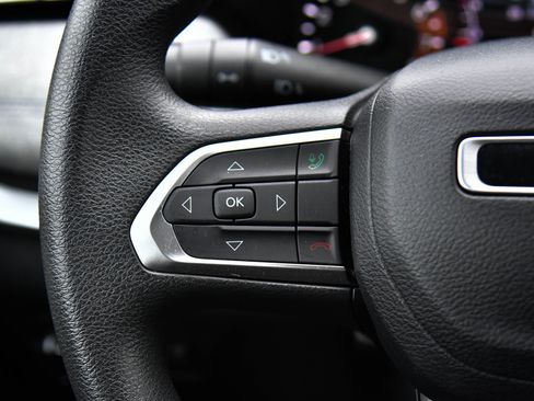 Used 2023 Jeep Compass Sport image 33