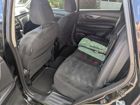 Used 2014 Nissan Rogue S image 22