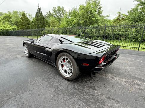 Used 2005 Ford GT RWD image 6