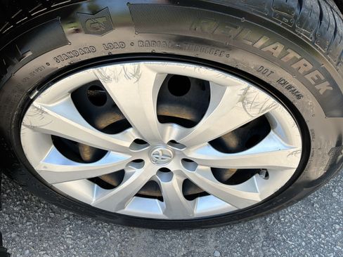 Used 2020 Toyota Corolla LE FWD image 13