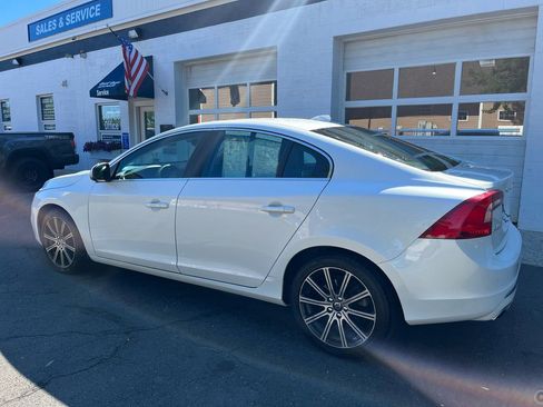 Used 2018 Volvo S60 T5 Inscription AWD/4WD image 2