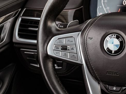 Used 2021 BMW 750i xDrive image 16