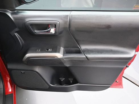 Used 2019 Toyota Tacoma Limited AWD/4WD image 33