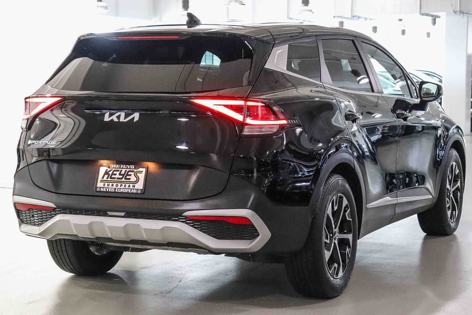 Used 2024 Kia Sportage EX FWD image 4