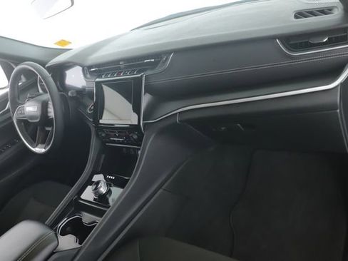 Used 2025 Jeep Grand Cherokee L Laredo w/ Luxury Tech Group I image 30