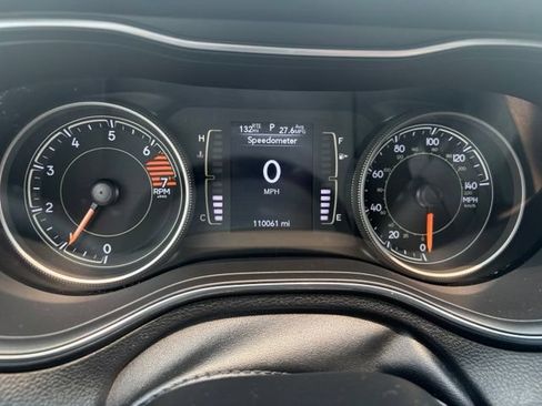 Used 2019 Jeep Cherokee Latitude w/ Popular Appearance Group AWD/4WD image 26