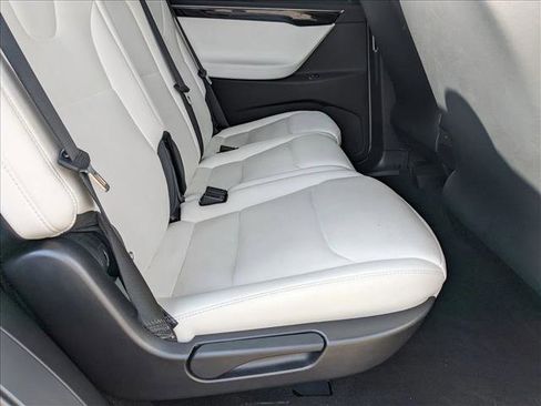 Used 2018 Tesla Model X 75D image 19