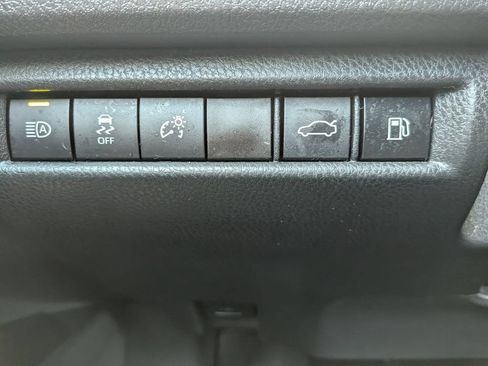Used 2025 Toyota Camry SE FWD image 20