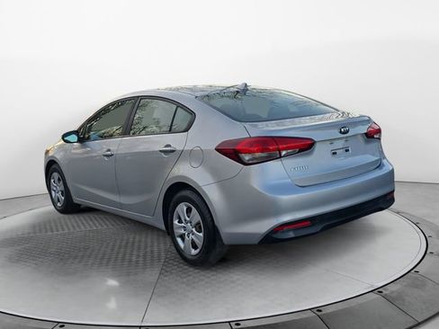 Used 2017 Kia Forte LX image 3