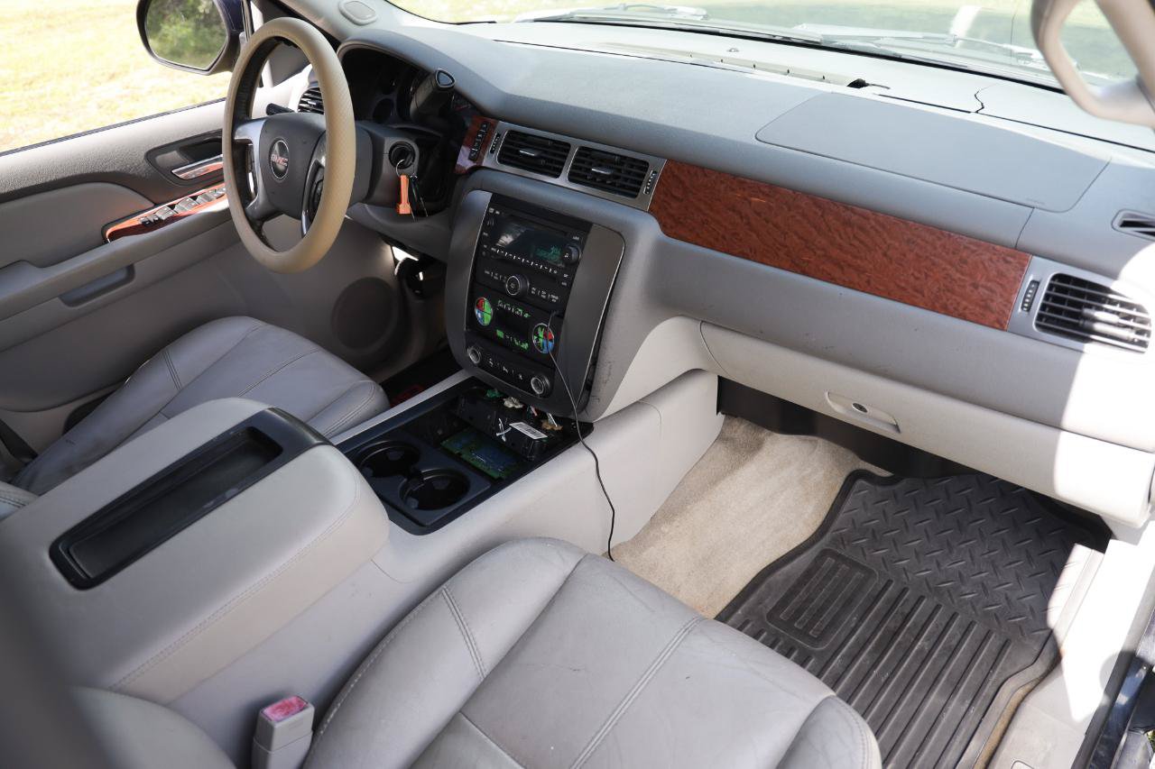 Used 2007 GMC Yukon SLT w/ SLT Preferred Equipment Group RWD image 18