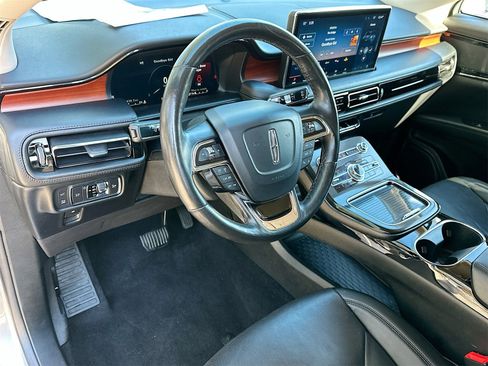 Used 2022 Lincoln Nautilus Reserve image 9