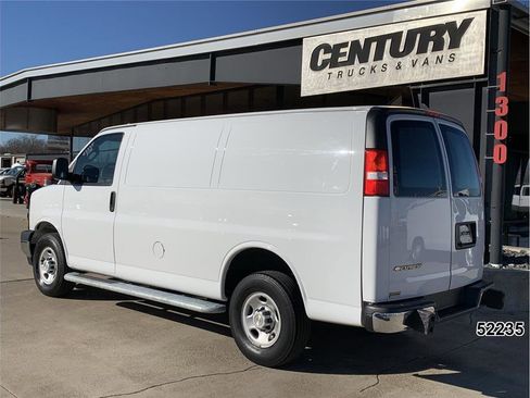 Used 2023 Chevrolet Express 2500 w/ Driver Convenience Package image 6
