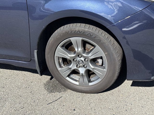 Used 2019 Toyota Sienna SE AWD/4WD image 7