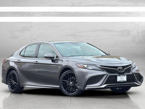 Used 2024 Toyota Camry XSE FWD image 2