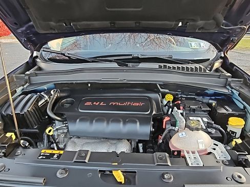 Used 2017 Jeep Renegade Latitude image 53