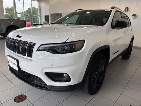 Used 2023 Jeep Cherokee Altitude Lux w/ Lux Elite Package AWD/4WD image 37