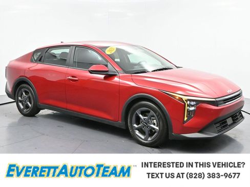 Used 2025 Kia K4 FWD image 1